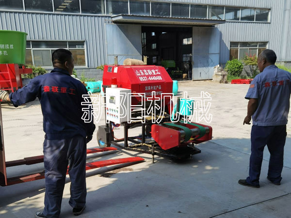青儲打包機發貨現場